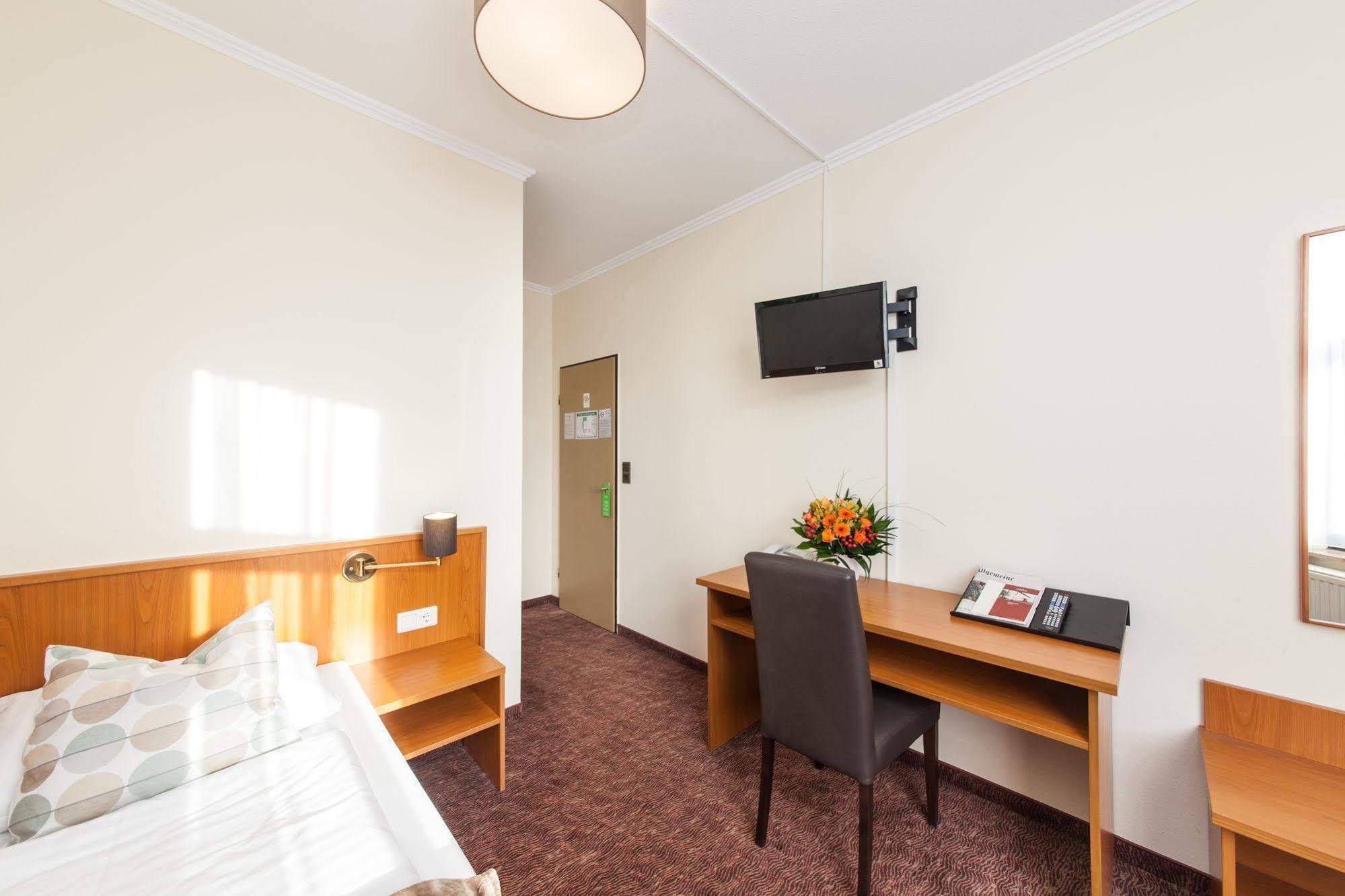 Signature Hansahof Hotel 3*